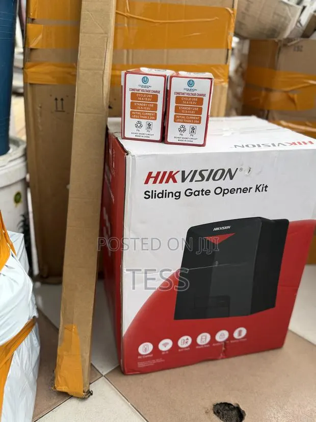 Hikvision Wifi Sliding Gate Motor With 4meters Rack and 9ah Battery · Photo 1