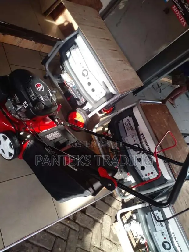 Superb Lawn Mower · Photo 1