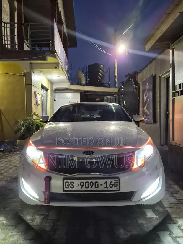 Kia Optima 2012 White · Photo 1