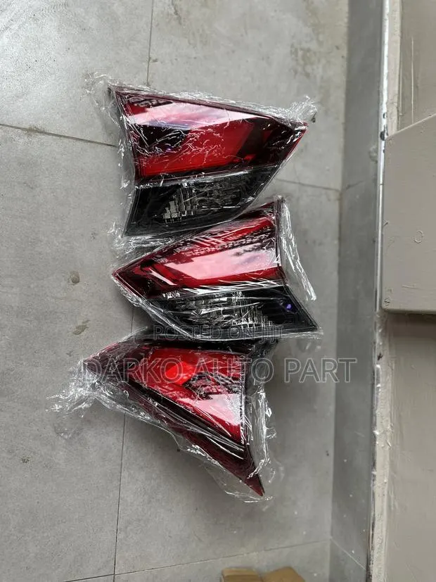 Nissan Rogue 2017-2018 Bot Light Available · Photo 1