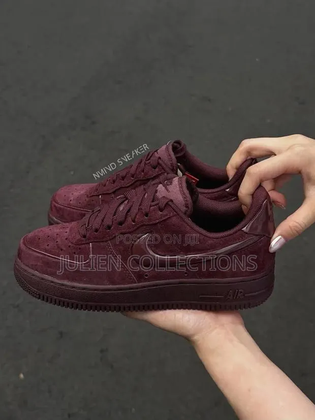 Nike Air Force 1 OG Wine Suede · Photo 1