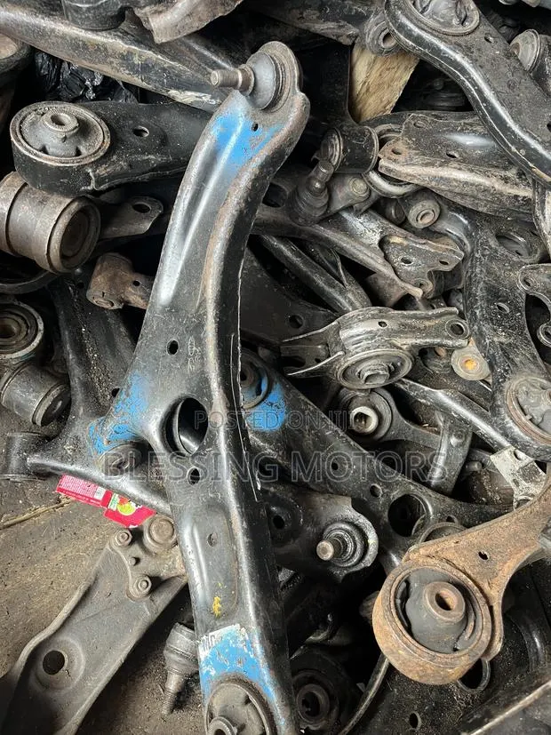 Hyundai Elantra Lower Arm · Photo 1