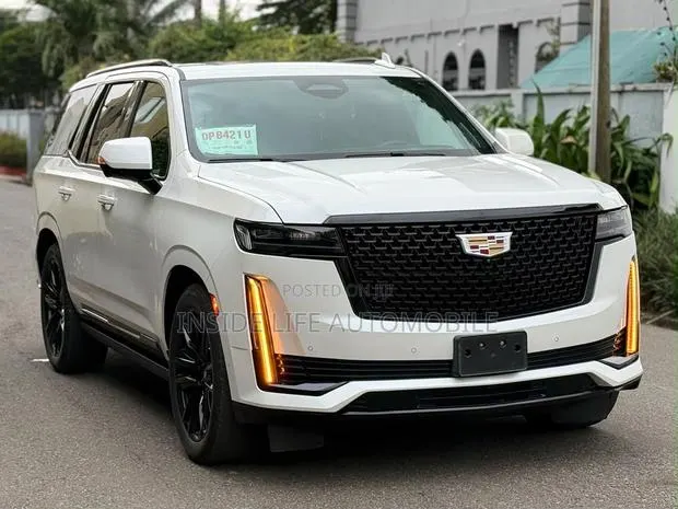 Cadillac Escalade 2023 White · Photo 1