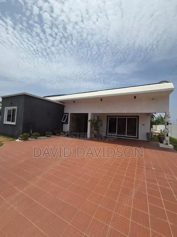 Furnished 5bdrm House in 5 Bedroom With, Tema Metropolitan for sale · Photo 1