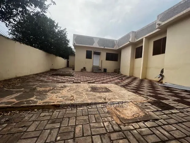 6bdrm House in Ayathar Bedroom, Zero for Sale