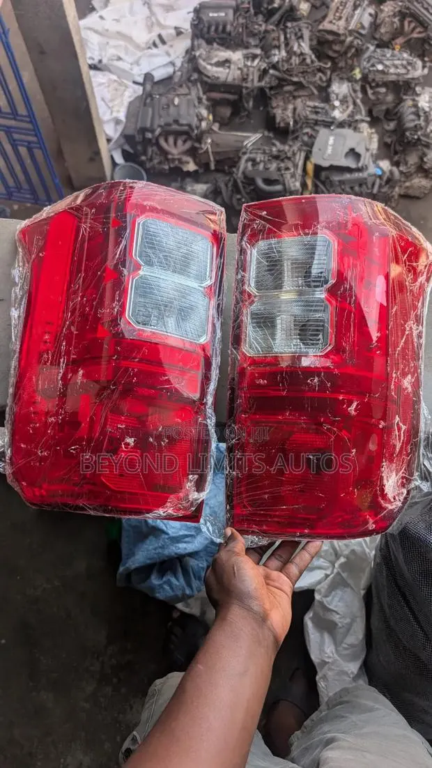 Mitsubishi L200 2022,2023,2024,2025 Tail Light Pair · Photo 1