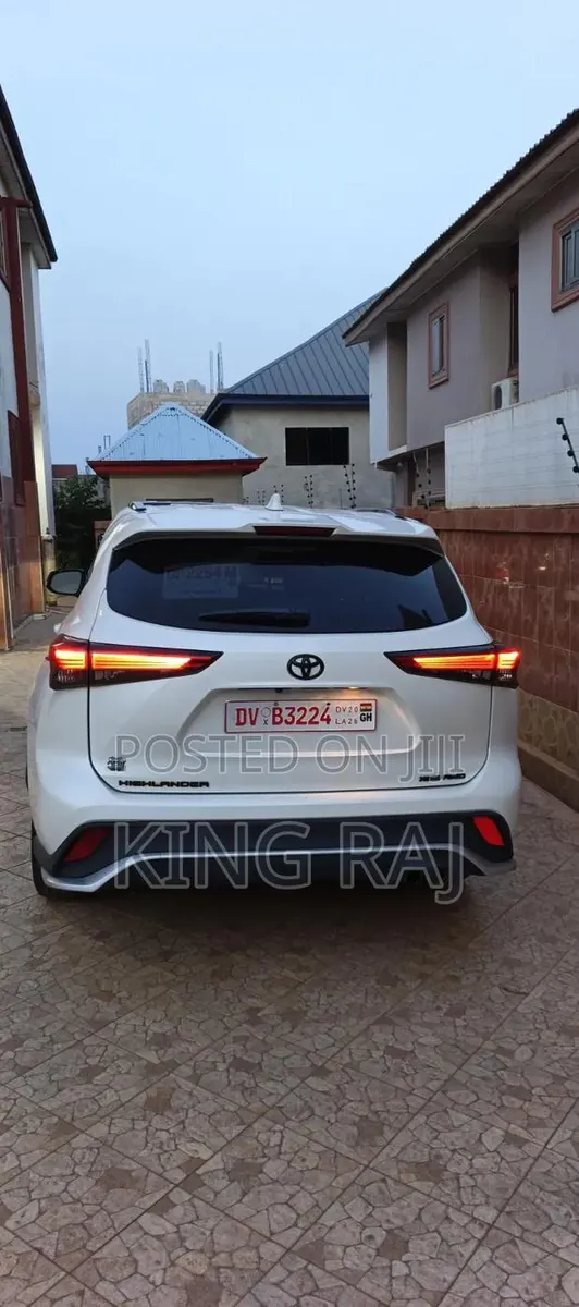 Toyota Highlander 2021 White · Photo 1