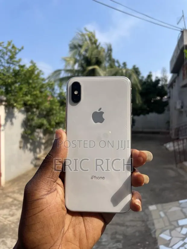 Apple iPhone X 64 GB White · Photo 1