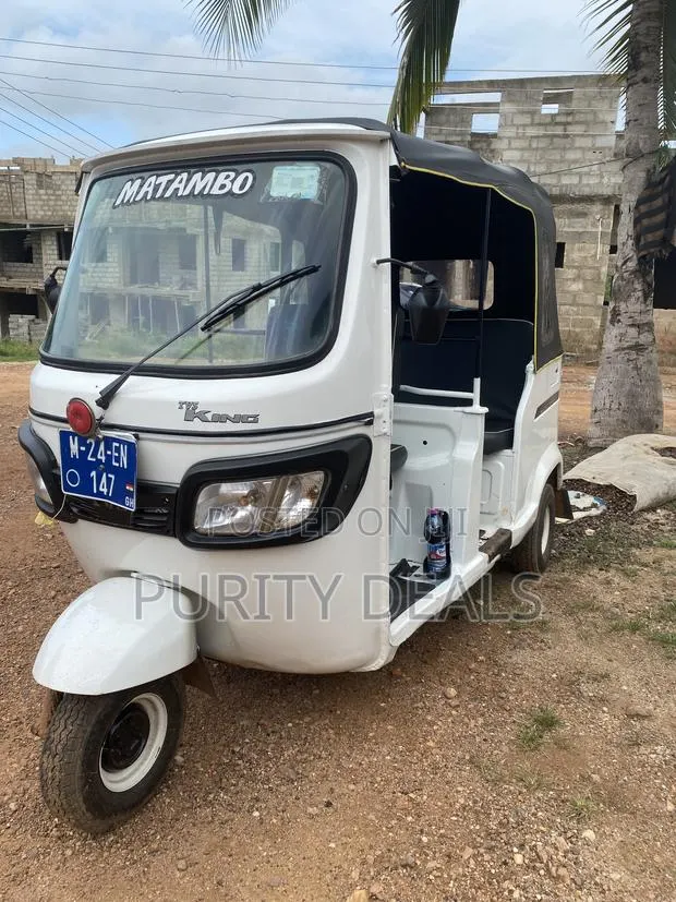 TVS King Deluxe Plus iTouch Start 2024 White · Photo 1