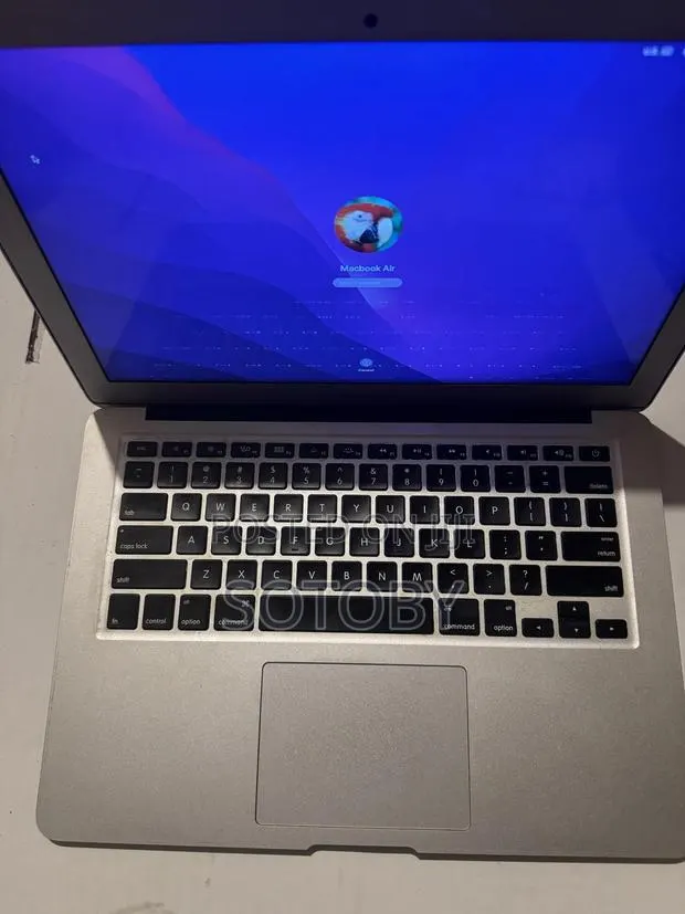 Laptop Apple MacBook Air 4GB Intel Core i5 SSD 128GB · Photo 1