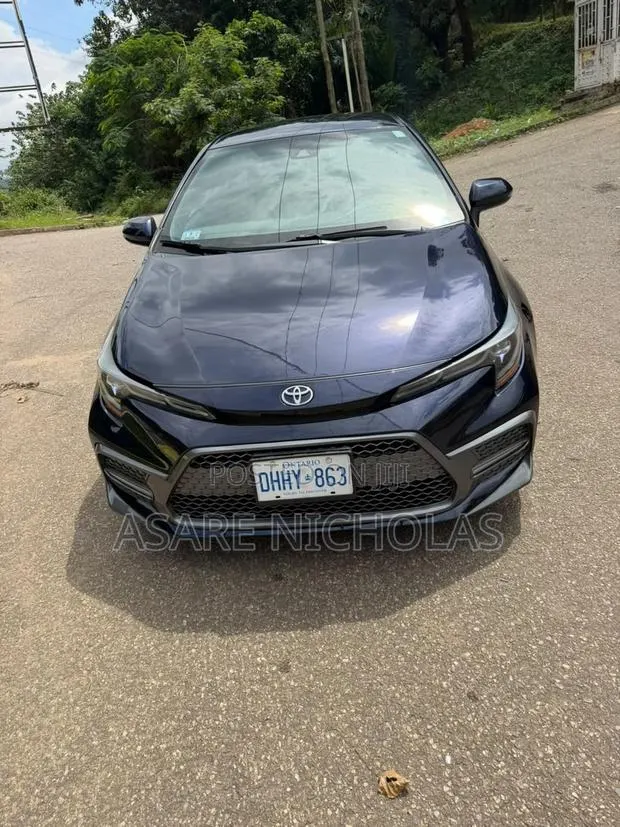 Toyota Corolla 2022 Blue · Photo 1