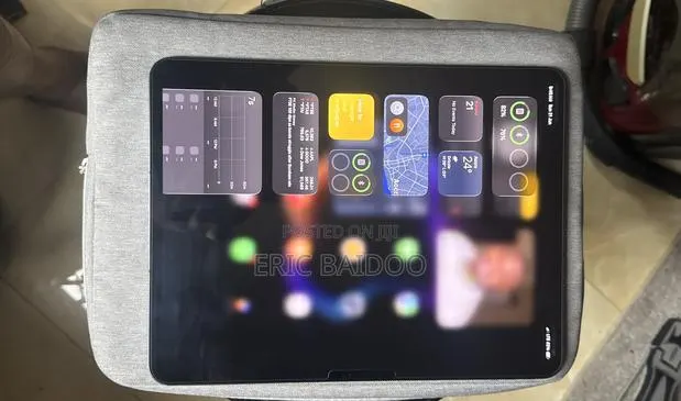Apple iPad Pro 13 (2024) 256 GB Gray · Photo 1