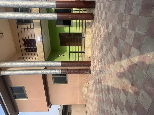 3bdrm Apartment in Lashibi, Sakumono for rent · Photo 1
