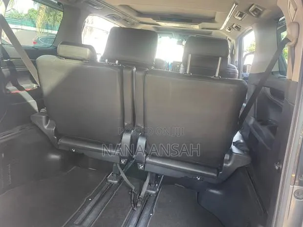 Toyota Alphard 2.4 Petrol FWD 2015 Gray · Photo 1