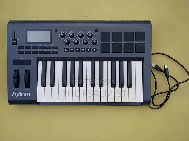 M Audio Axion 25 8pads Midi/USB Controller · Photo 1