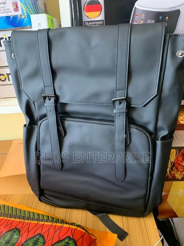 High Quality Urban Backpack · Photo 1