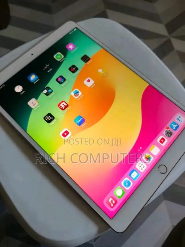 Apple iPad 10.2 (2019) 256 GB Gray · Photo 1