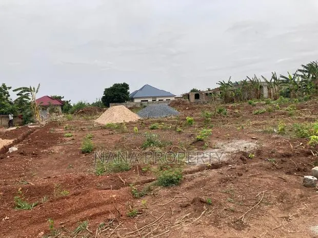 Four Plots of Land for Sale Located at Oyarifa Kuotaam · Photo 1