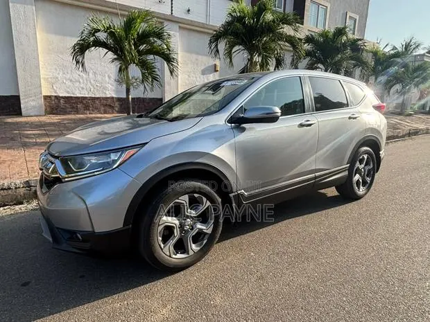 Honda CR-V 2019 Silver · Photo 1
