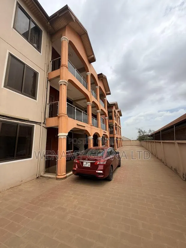 2bdrm Apartment in Community 25 Palace for rent · Photo 1