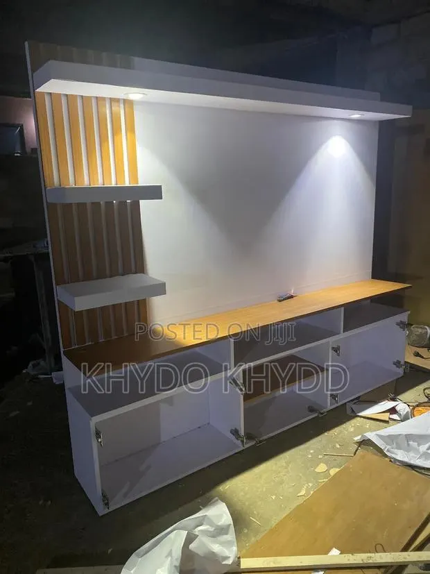Tv Console Unit · Photo 1