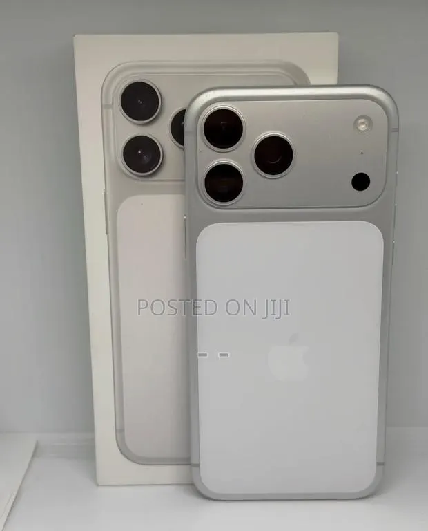 Apple iPhone 17 Pro Max 512 GB Silver · Photo 1