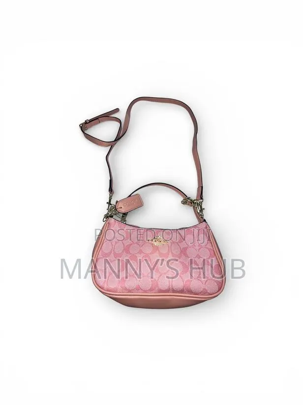 Coach Teri Shoulder Bag · Photo 1