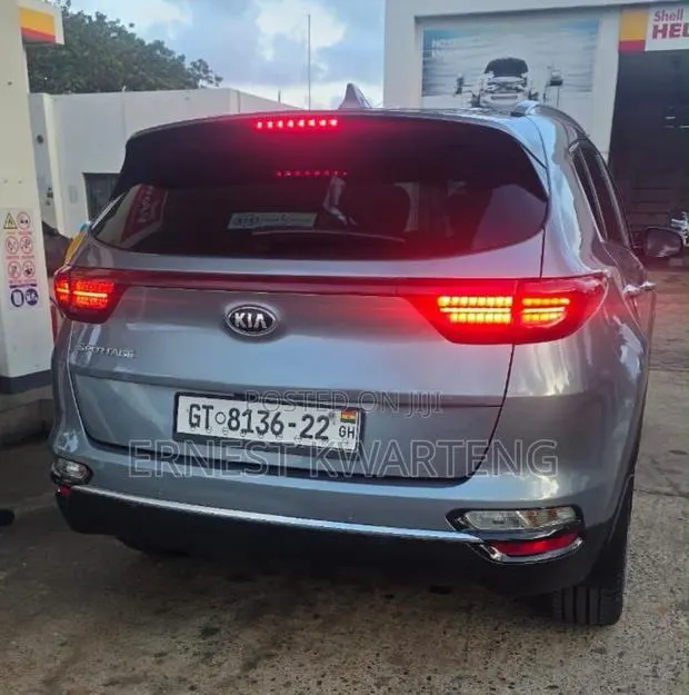 Kia Sportage 2022 Gray · Photo 1
