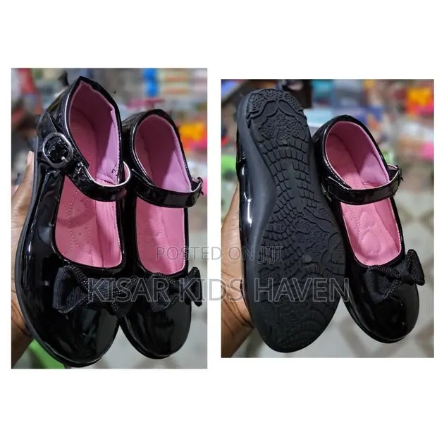 Fit Right Girls Black Shoe Size 33 and 34 ( Reduced to Clear) · Photo 1