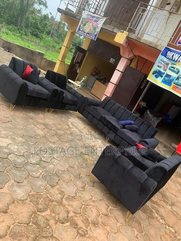 Quality Black Set of Couches · Photo 1