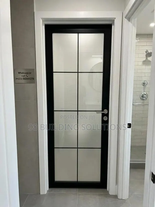 Glass Bathroom · Photo 1