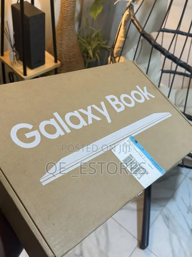New Laptop Samsung Galaxy Book4 16GB Intel Core Ultra 7 SSD 512GB · Photo 1