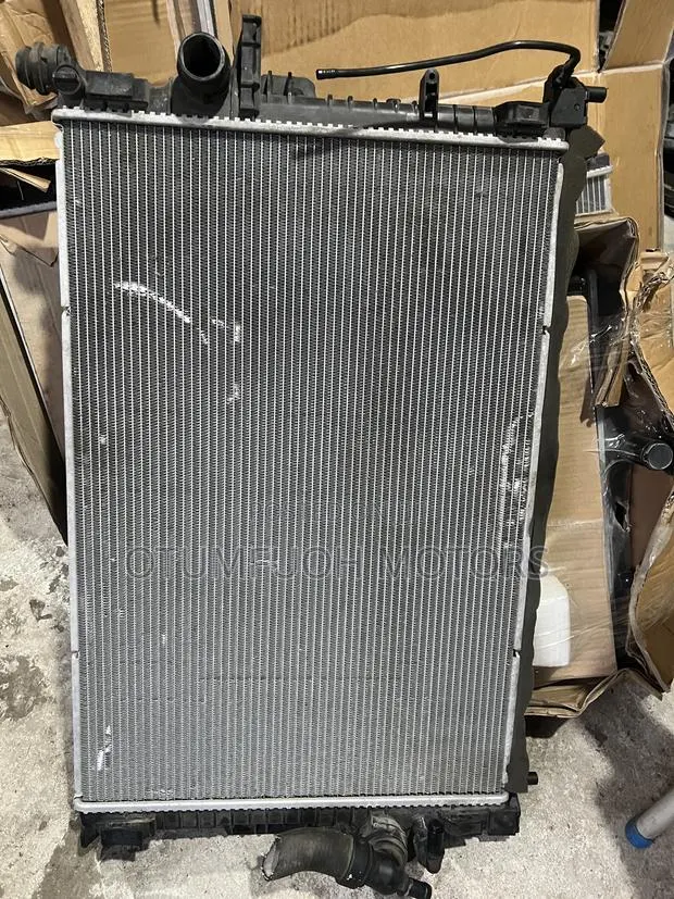 Ford Escape 2014 2015 2016 Radiator (Water Tank) · Photo 1