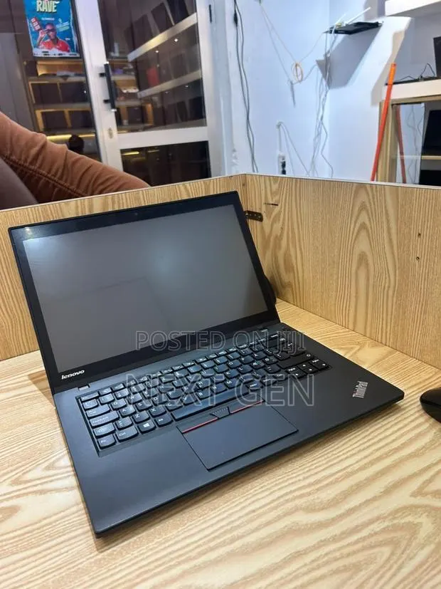 Laptop Lenovo ThinkPad T450 8GB Intel Core i5 SSD 128GB · Photo 1