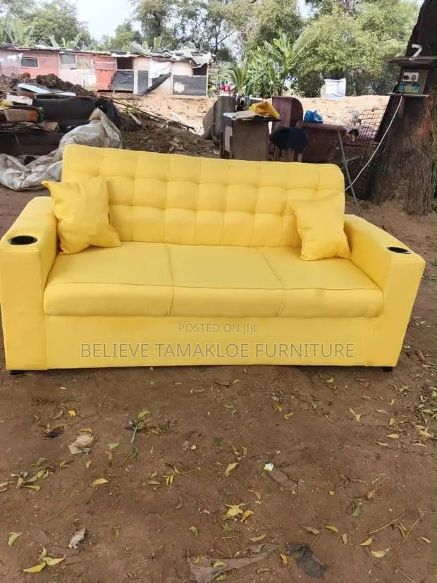 Original Couches Available · Photo 1