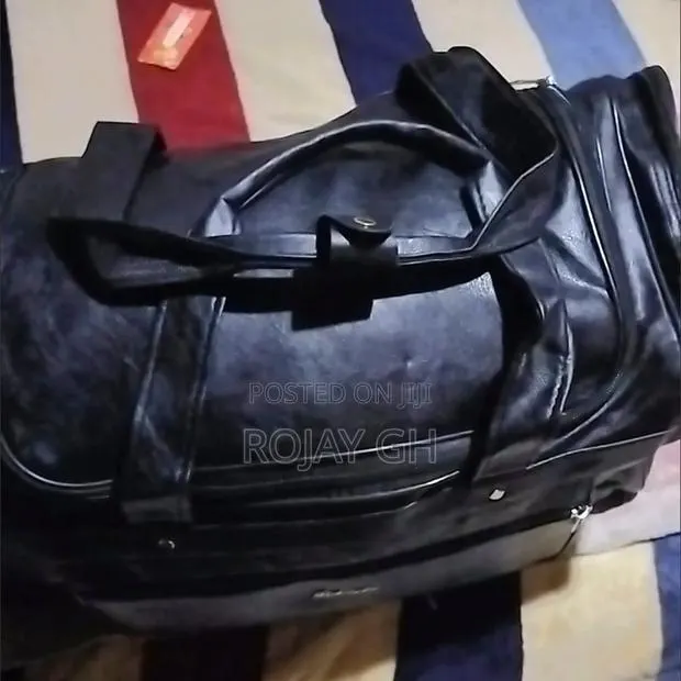 Leather Duffel Travel Bag - BLACK · Photo 3