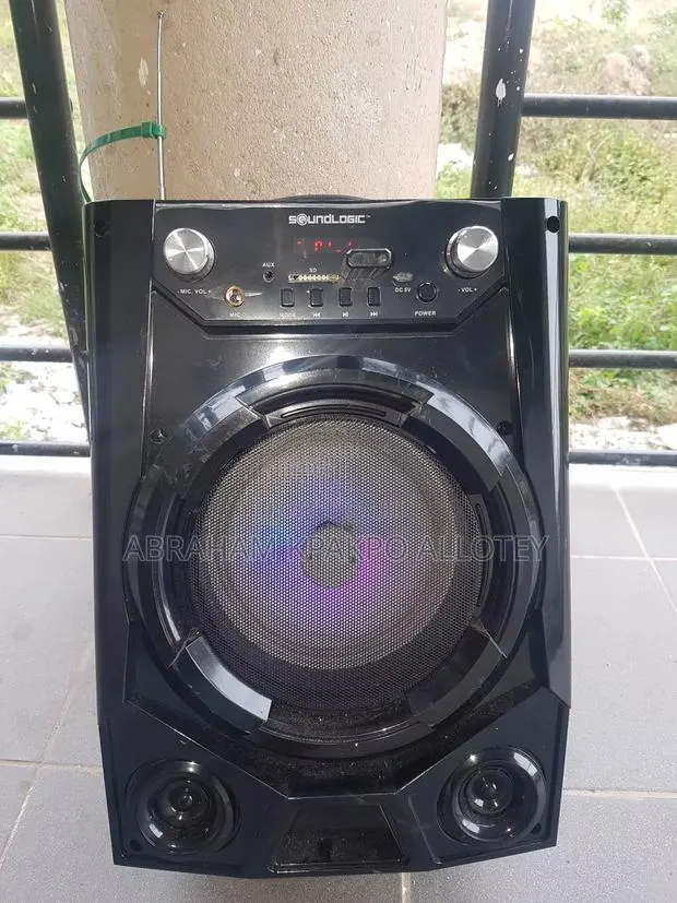 Rechargeable Bluetooth Speaker · Photo 1