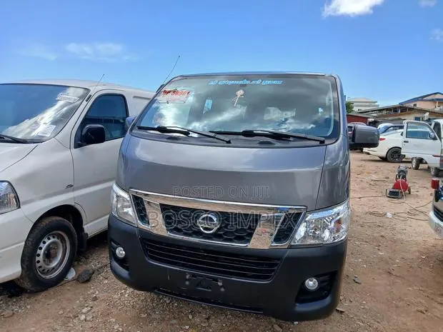 Nissan Caravan (Urvan) 2010 Grey · Photo 1