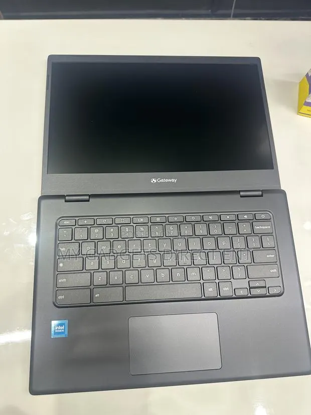 New Laptop Gateway 4GB Intel eMMC 128GB · Photo 1