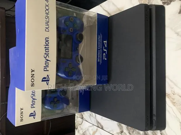 Ps4 Slim With Over 10 Games (Jailbreak) · Photo 1