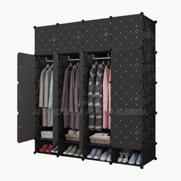 16 Cubes Wardrobe · Photo 1
