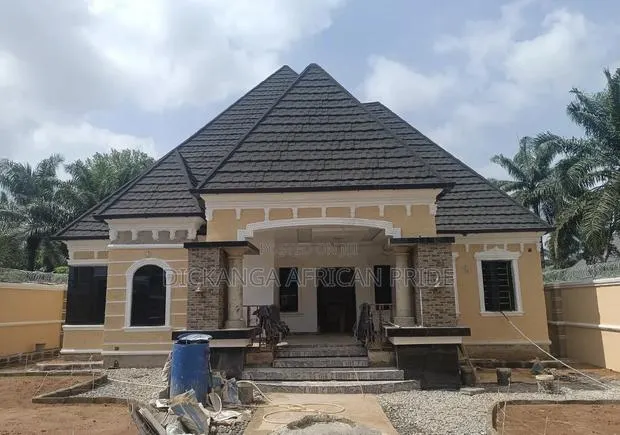 Stone Coat · Photo 1