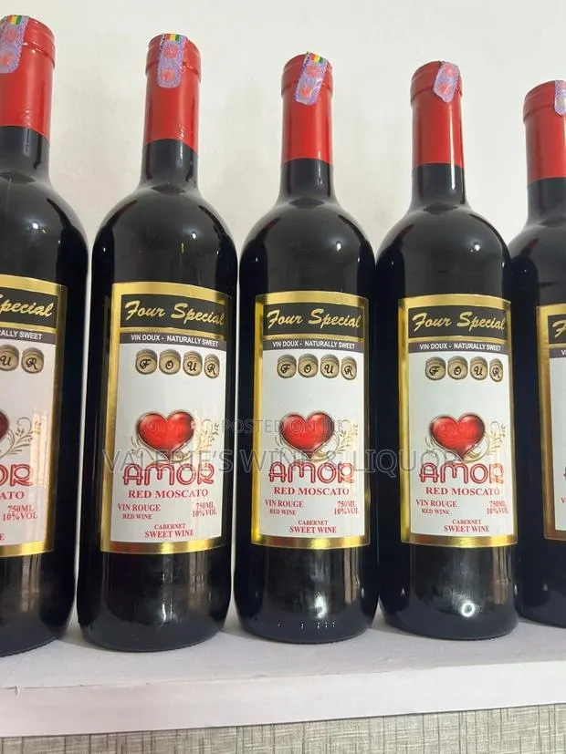Four Special Amor Red Moscato -10% Alc(Spain) · Photo 1