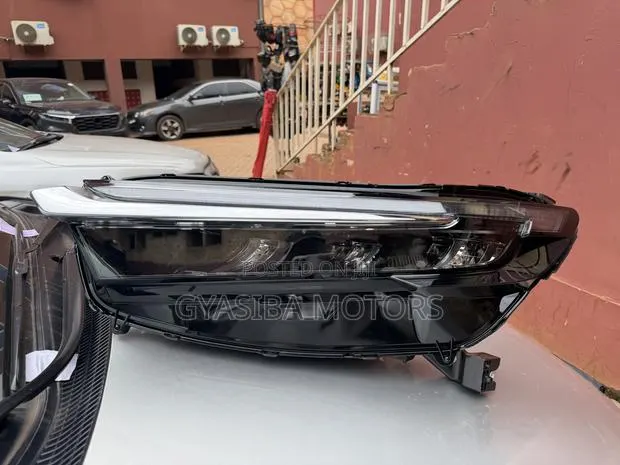 CRV 2023 - 2025 Headlight Full LED With Chrome · Photo 1