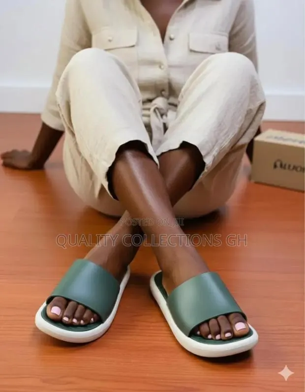 Simple Slippers · Photo 1