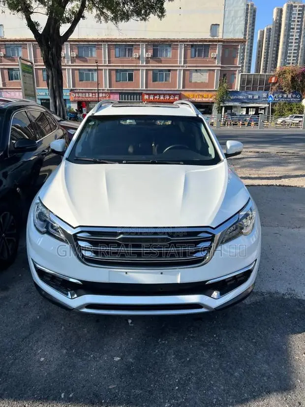 Jetour X70 1.5 7-Seater FWD 2018 White · Photo 1