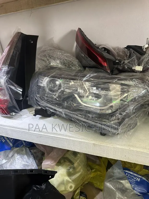 Honda CR-V 2017 2019 2020 Headlights · Photo 1