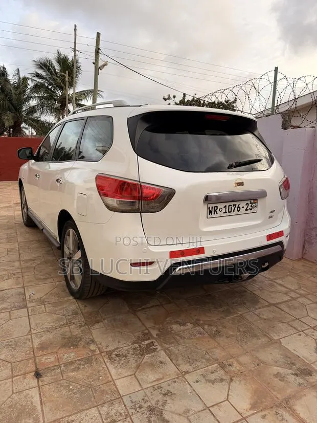 Nissan Pathfinder 2014 White · Photo 1