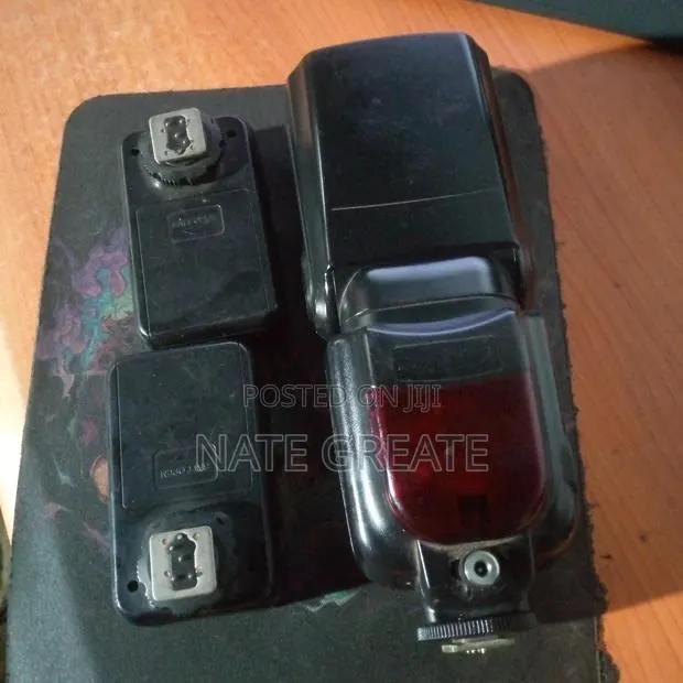 Triggers And Flash For Nikon Cameras · Photo 1