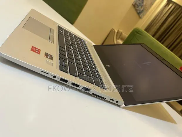 Laptop HP EliteBook 735 G6 8GB AMD Ryzen 5 SSD 256GB · Photo 1